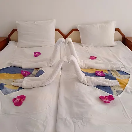 Πανσιόν за гости ники Νεσέμπαρ