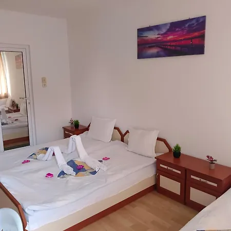 за гости ники Πανσιόν