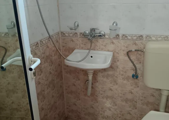 за гости ники Πανσιόν Νεσέμπαρ