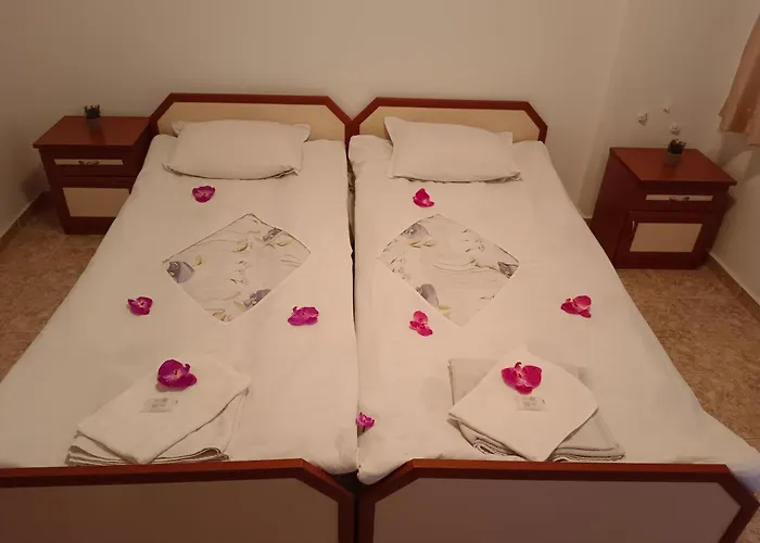 за гости ники 4* Νεσέμπαρ