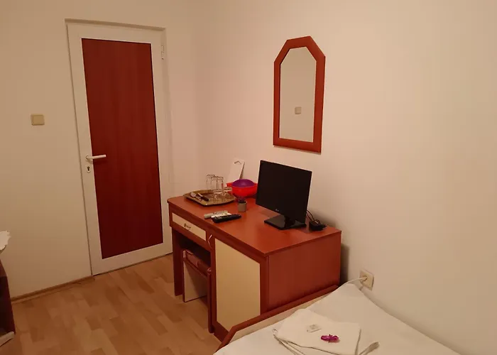 Πανσιόν за гости ники 4*