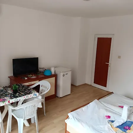 за гости ники Nesebar