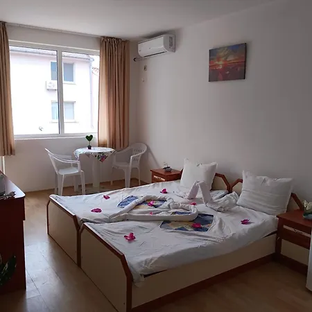 Guest house за гости ники Nesebar