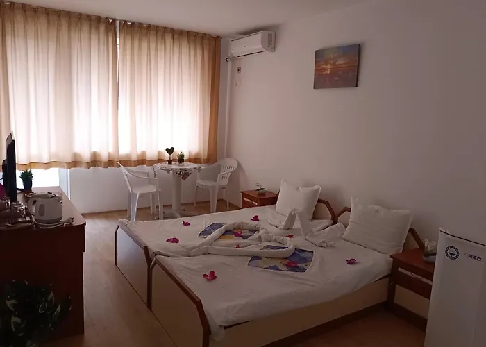 за гости ники 4* Nesebar